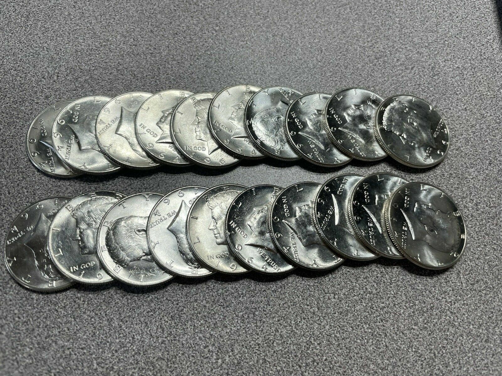 20 BU 1964 Kennedy Half UNC Dollars - 1 Roll of Uncirculated Halves -50c Coins