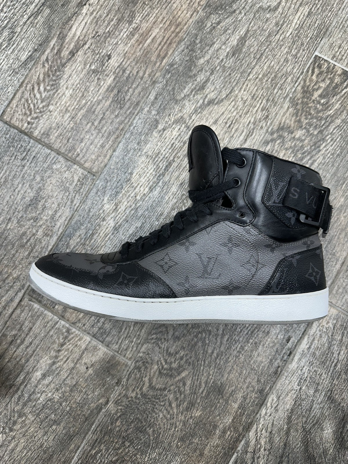 LOUIS VUITTON - Men's Rivoli High Top Sneakers - Monogram - Size US 11