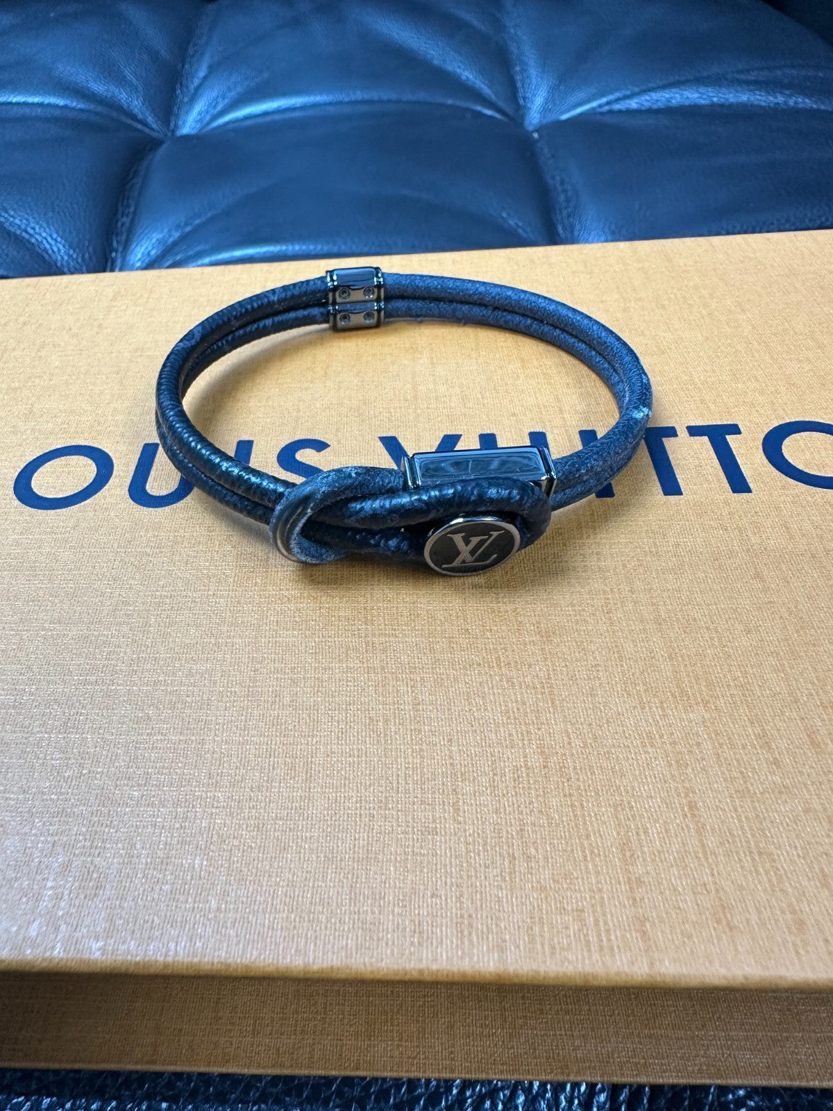 LOUIS VUITTON - Men's "Loop It" Bracelet - Monogram Eclipse