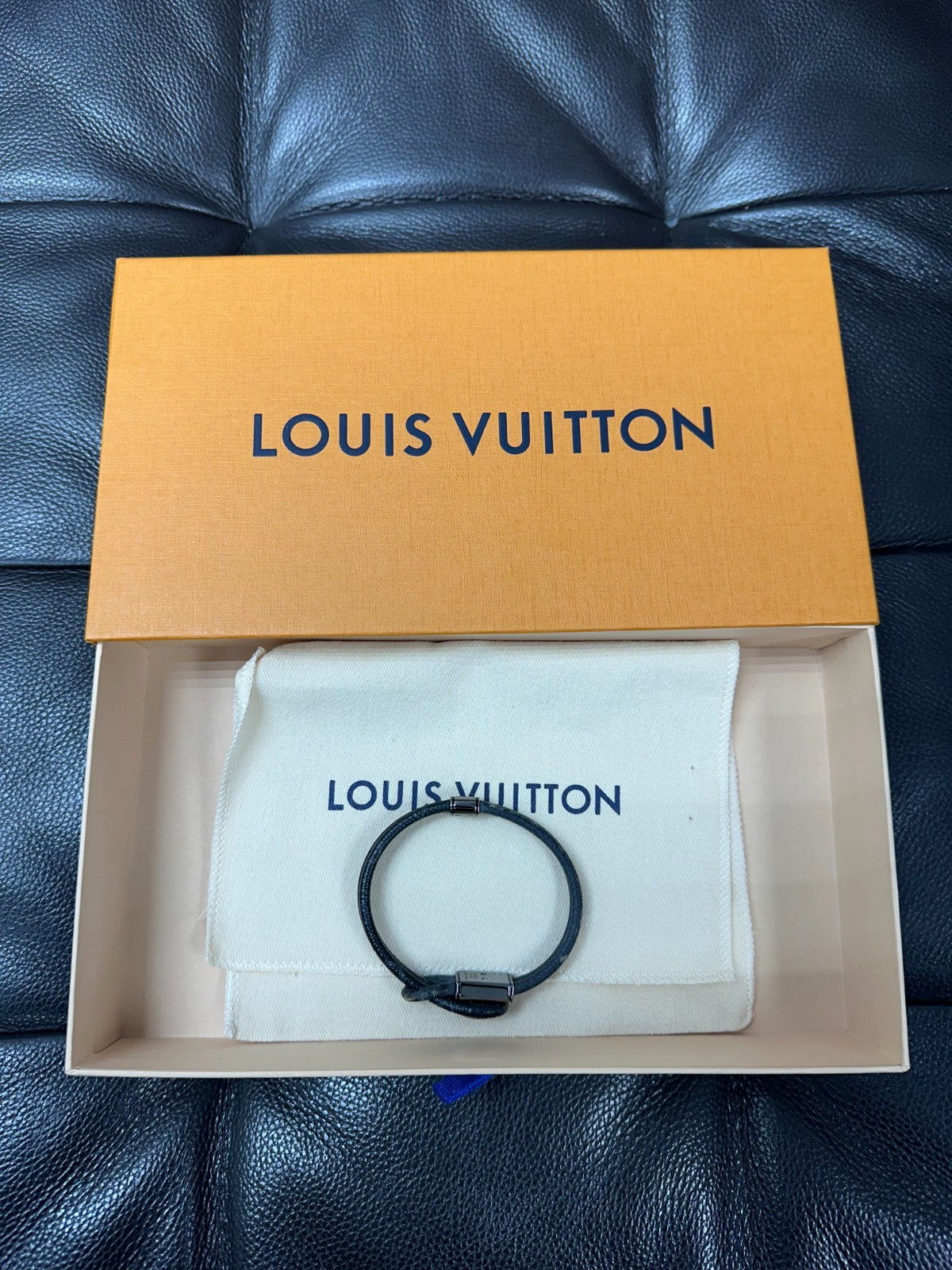 LOUIS VUITTON - Men's "Loop It" Bracelet - Monogram Eclipse